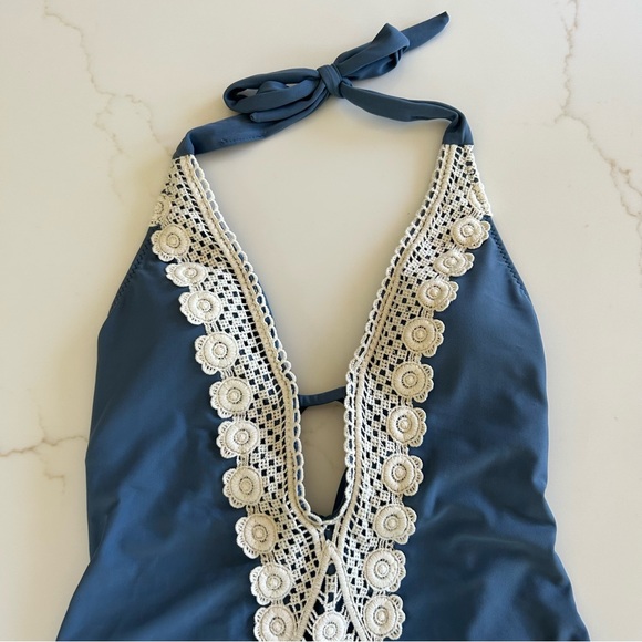 Mossimo Women's Crochet Trim Plunge Front One Piece Swimsuit NWOT - Picture 7 of 14